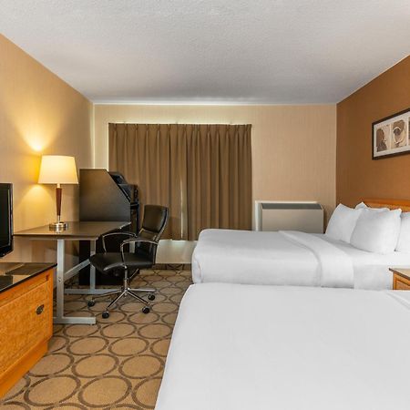 Comfort Inn Sept-Îles Екстериор снимка