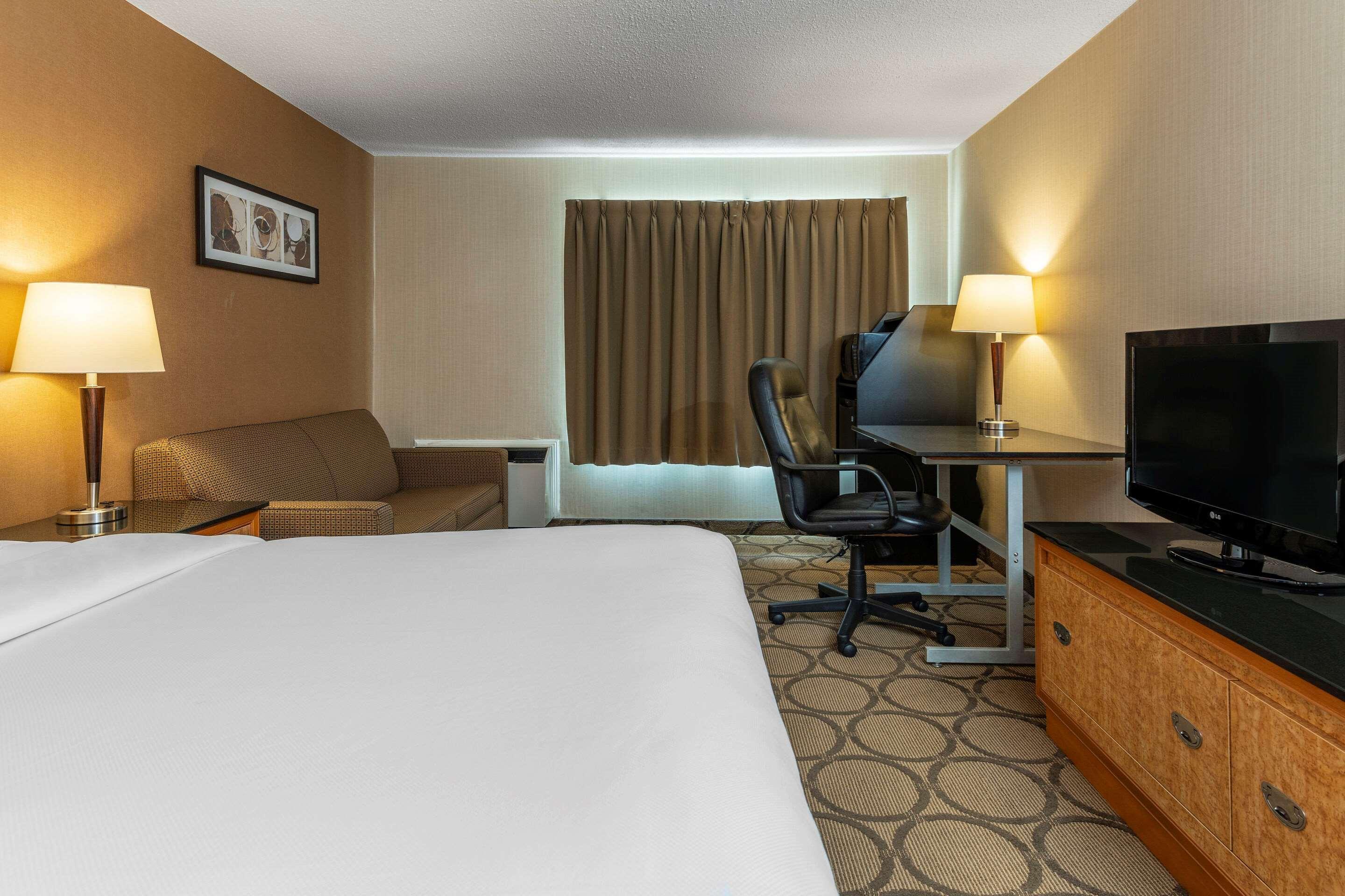 Comfort Inn Sept-Îles Екстериор снимка
