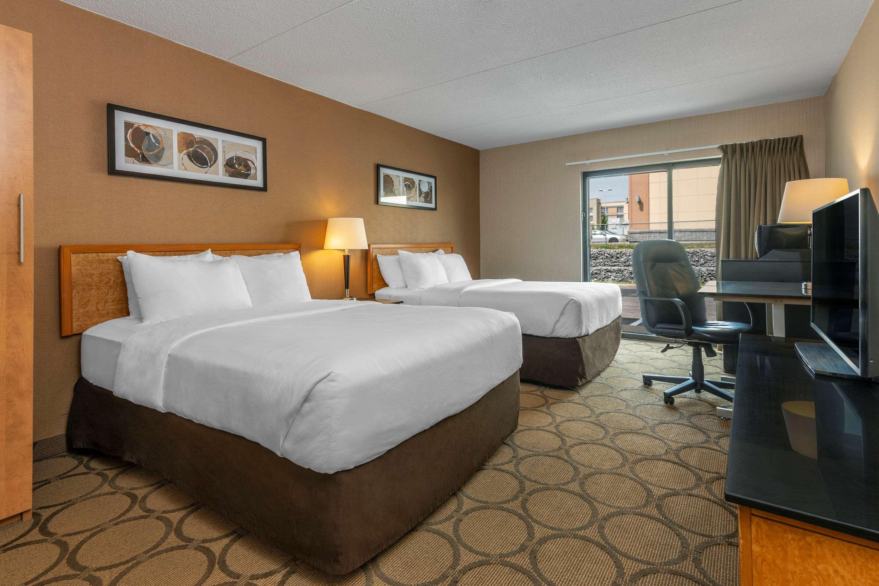 Comfort Inn Sept-Îles Екстериор снимка