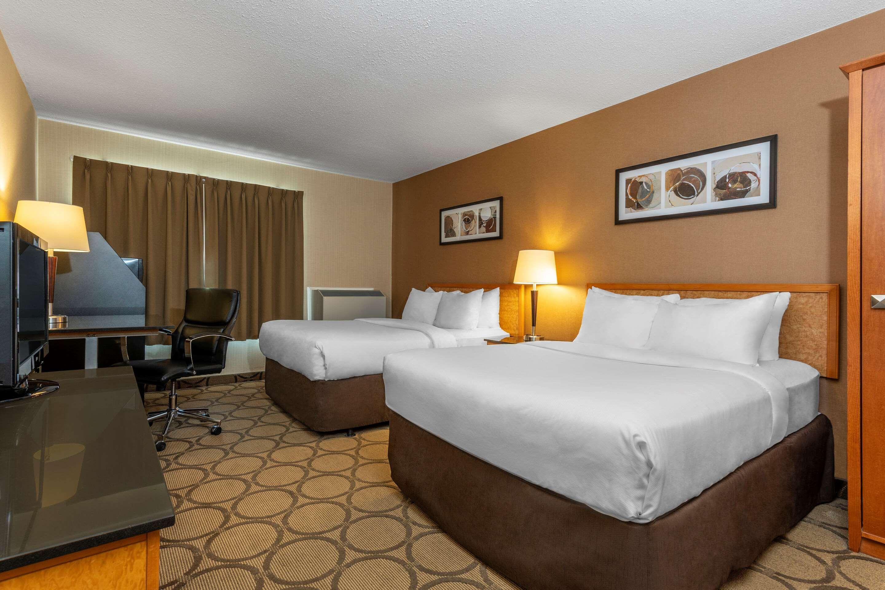 Comfort Inn Sept-Îles Екстериор снимка