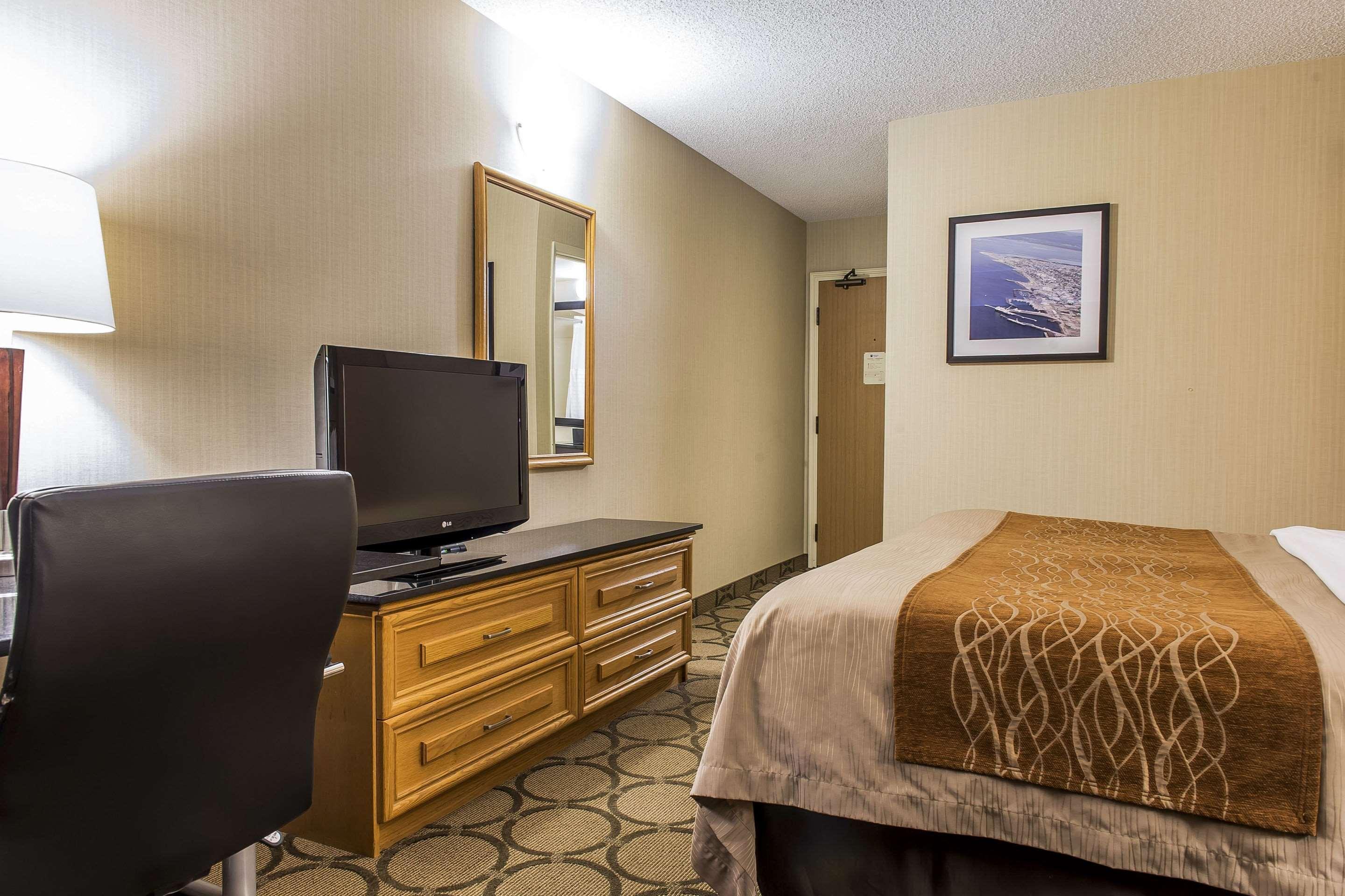 Comfort Inn Sept-Îles Екстериор снимка