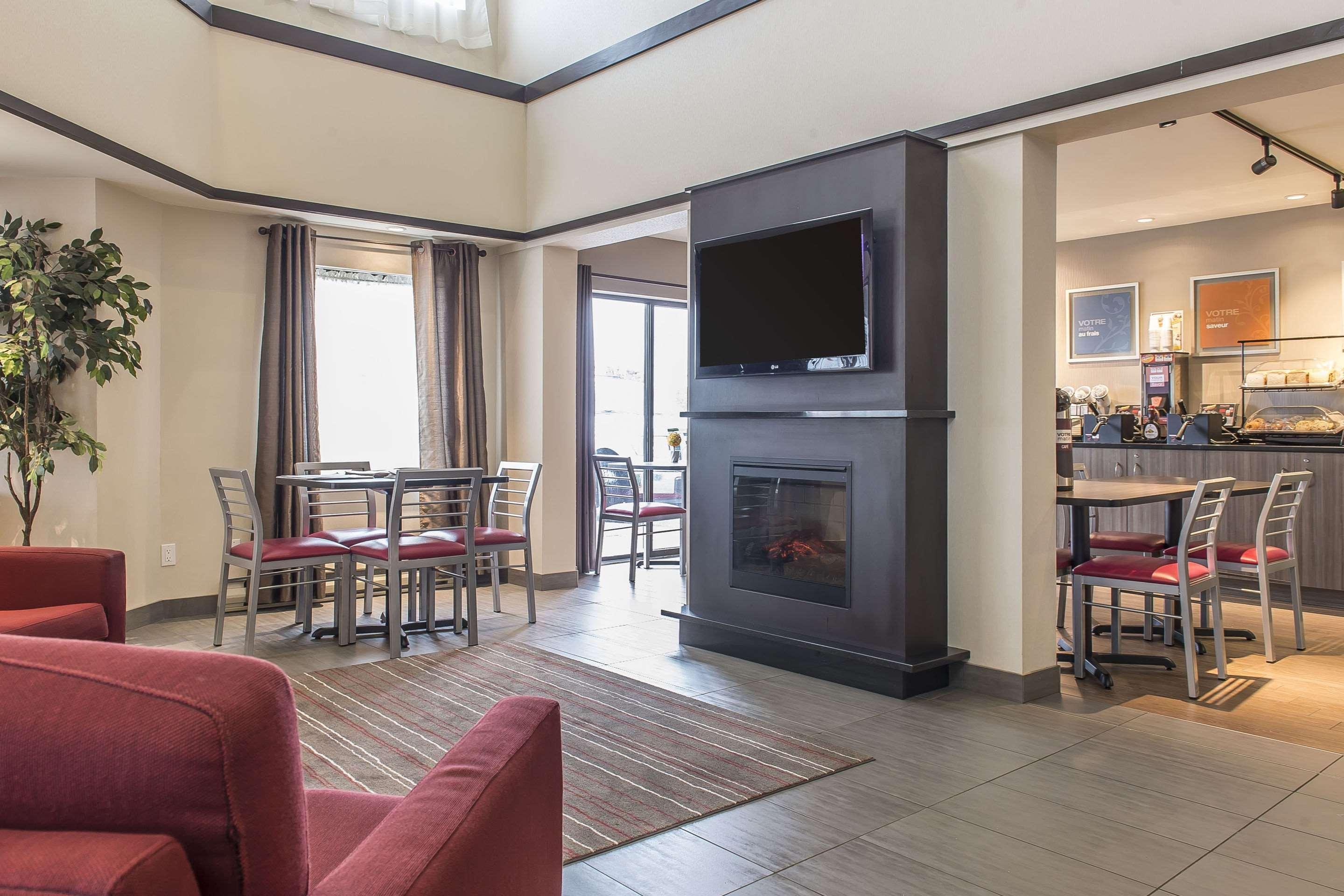 Comfort Inn Sept-Îles Екстериор снимка